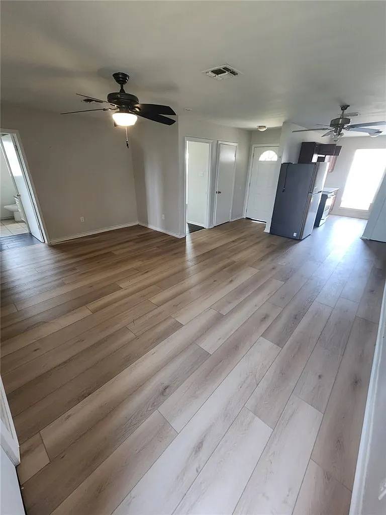 Building Photo - 7406 Milky Way Dr