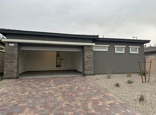 877 Woodburn Ln, Las Vegas, NV 89138