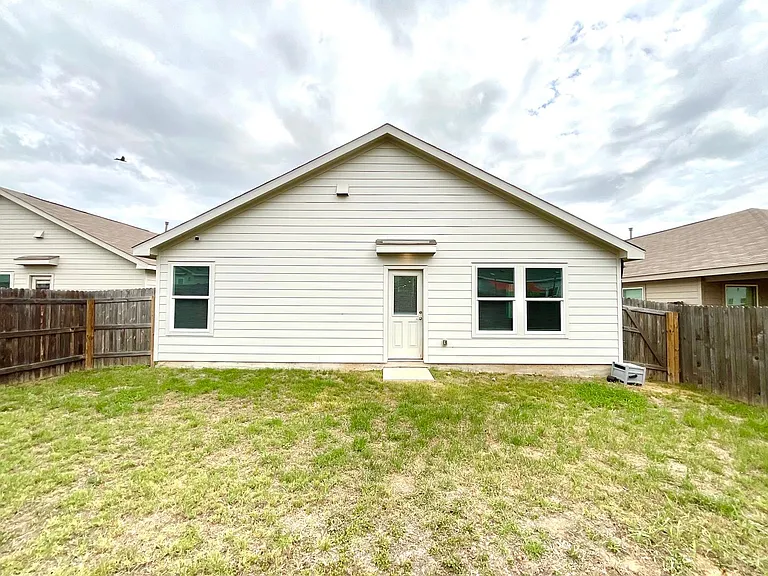 615 Bean Bnd — Photo 27