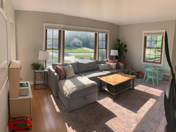 (undisclosed Address), Wauwatosa, WI 53213