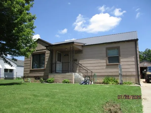 1304 Henry St, Augusta, KS 67010
