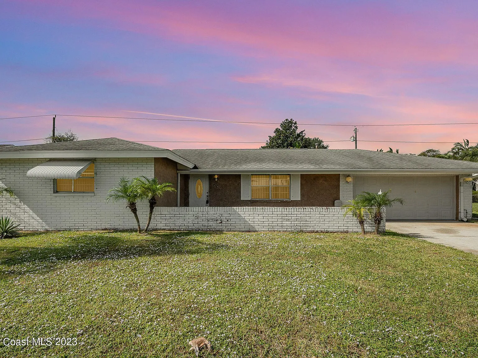 3 bed, 2.0 bath, 1184 sqft, $2,100 — Photo 1