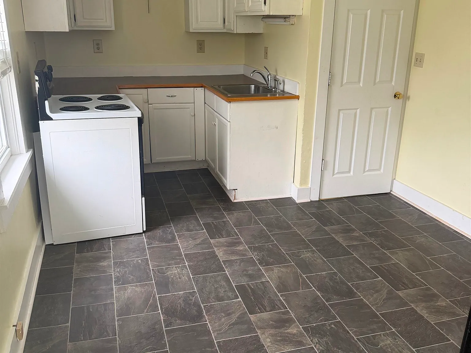 2 bed, 1100 sqft, $1,495 — Photo 3