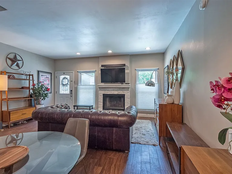 5701 Gaston Ave #8 — Photo 13