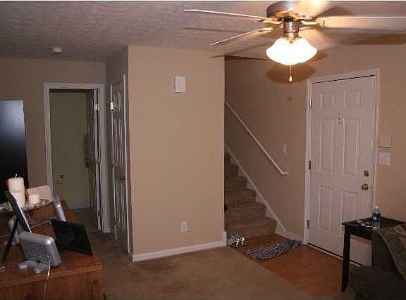 Reverse of the living room from the eat-in kitchen.