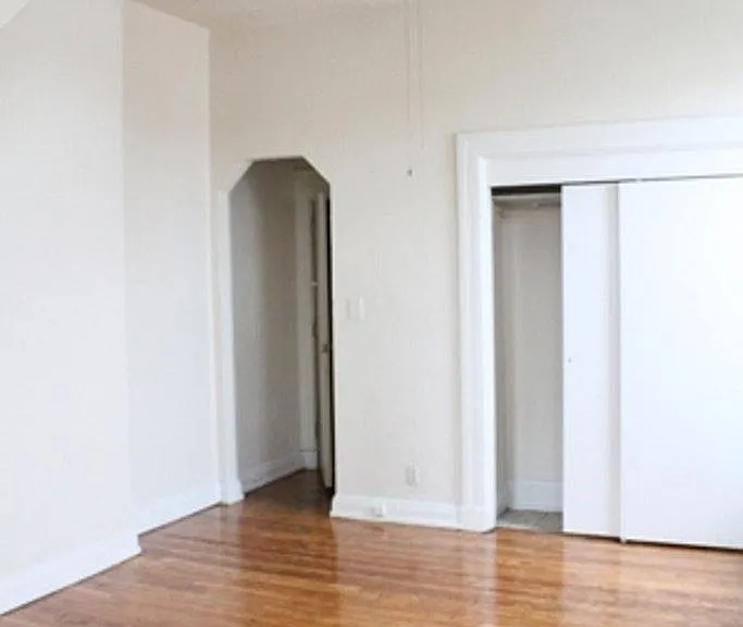 2722 Vine St #9 — Photo 5