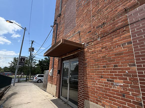 2nd image of 1004 C St