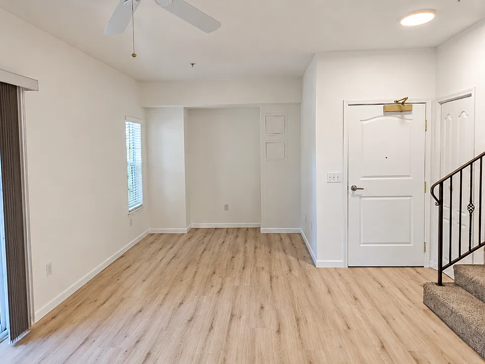 1033 S St #2