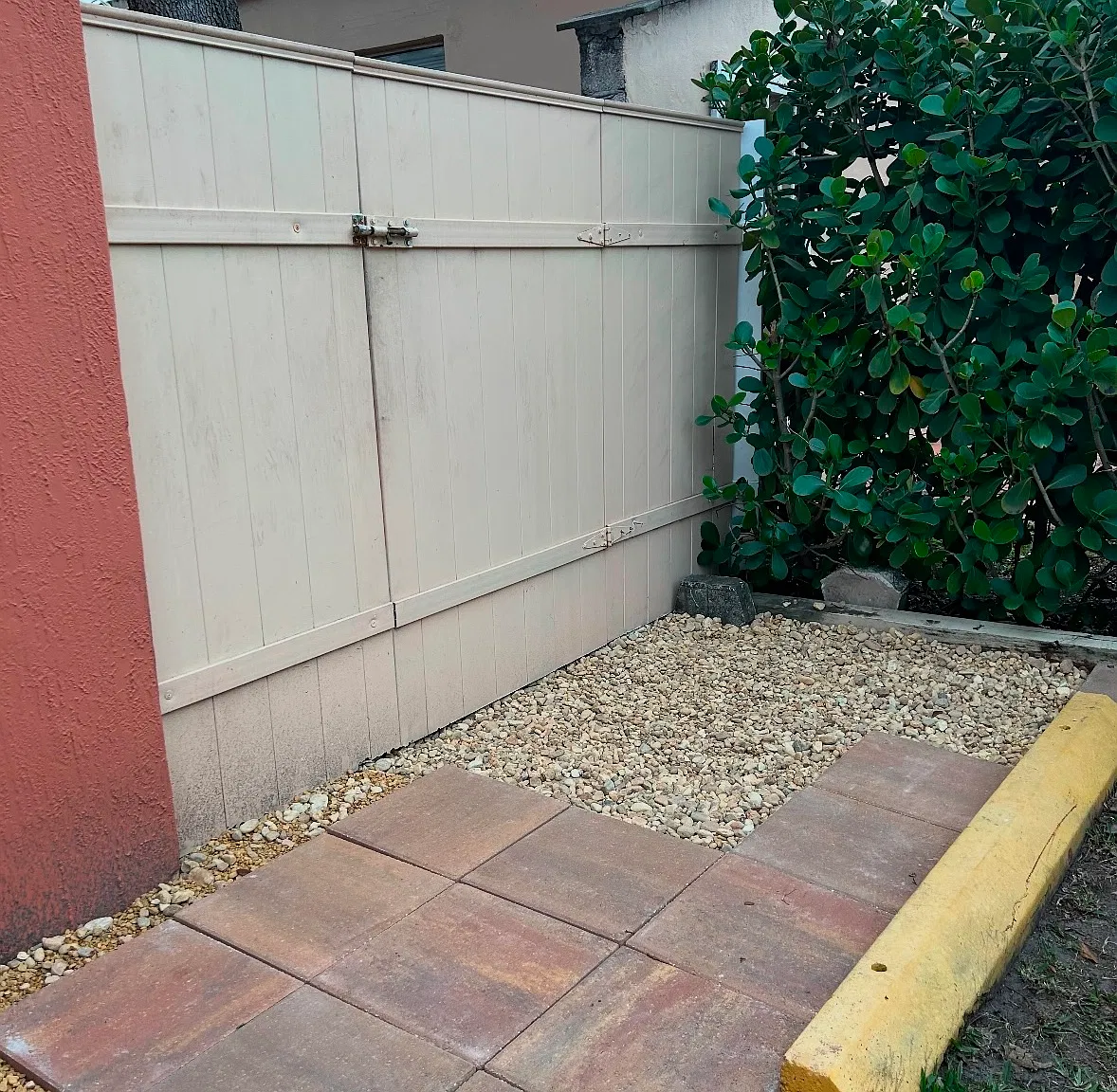 1 bed, 150 sqft, $1,100 — Photo 2