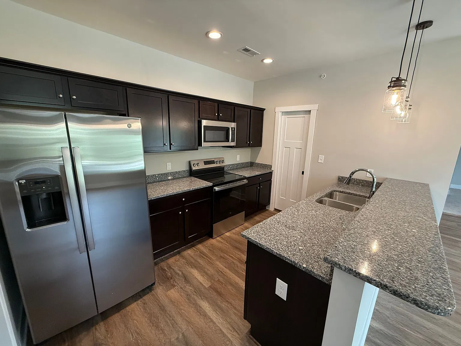 Jefferson Commons Commercial Apartments — Photo 4