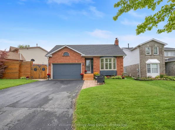 831 Lavis St, Oshawa, ON L1K 1W8