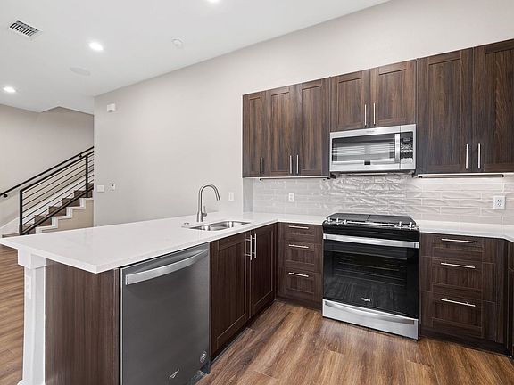 5th image of 1706 Cedar Bend Dr #B
