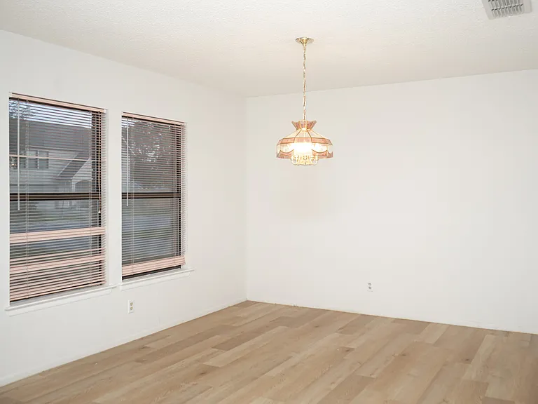 8011 Sunshine Trail Dr — Photo 40