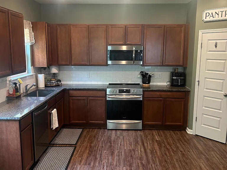 6 Oak Ridge Ct NE — Photo 4