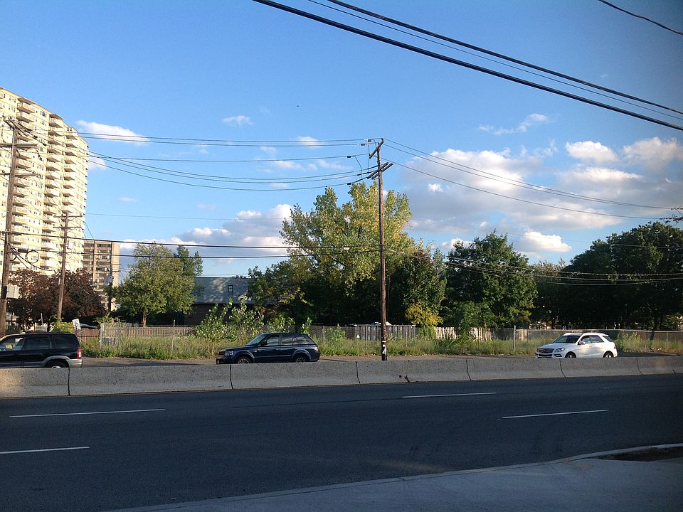 1st image of 1550 Bergen Blvd