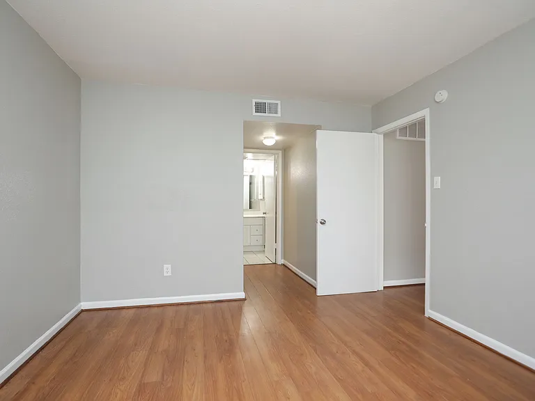 2100 Wilcrest Dr #B — Photo 24