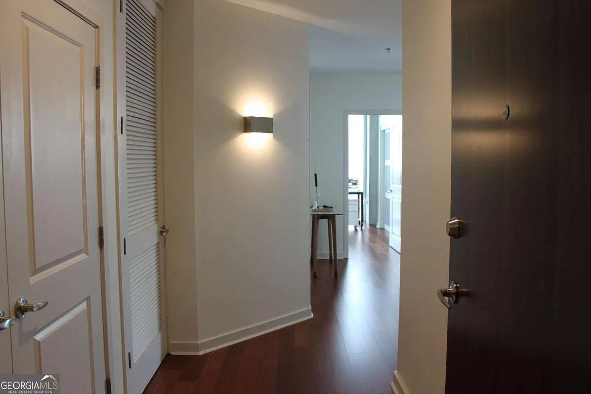 2 bed, 2.0 bath, 1216 sqft, $3,400 — Photo 4