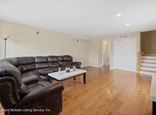 61 Sleepy Hollow Rd FLOOR 1, Staten Island, NY 10314