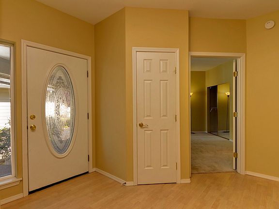 3rd image of 2152 28th St