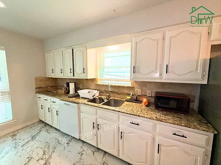 1900 Mill Run Dr — Photo 7