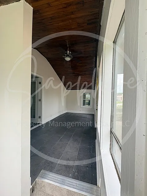 8110 The Paseo - 1 — Photo 2
