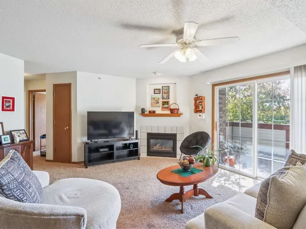 2542 Rushmore Dr, Iowa City, IA 52246