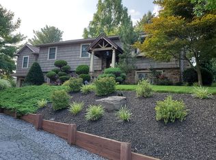 2 Echo Valley Dr, Ephrata, PA 17522