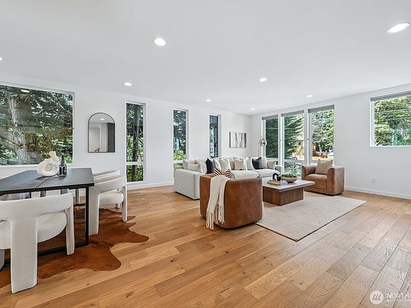 5th image of 9120 38th Avenue NE