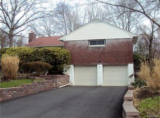 18 Joseph St, Chestnut Ridge, NY 10977