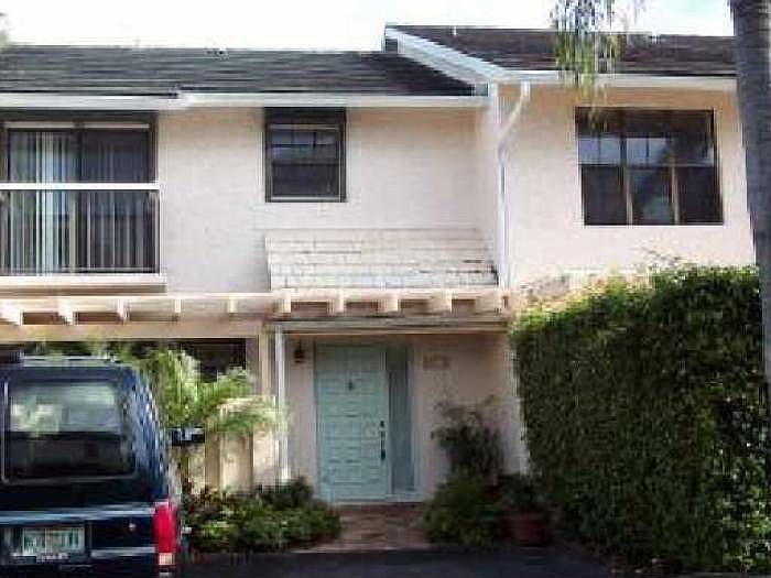 1st image of 611 NE 12th Ter APT 7