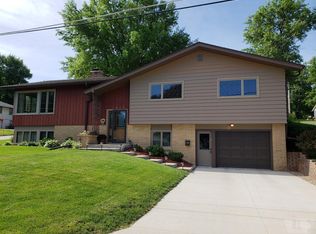 1003 Broadway St, Audubon, IA 50025