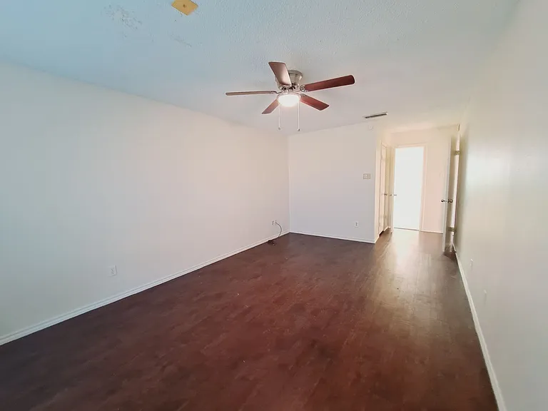 4106 Cedar Creek Dr — Photo 20