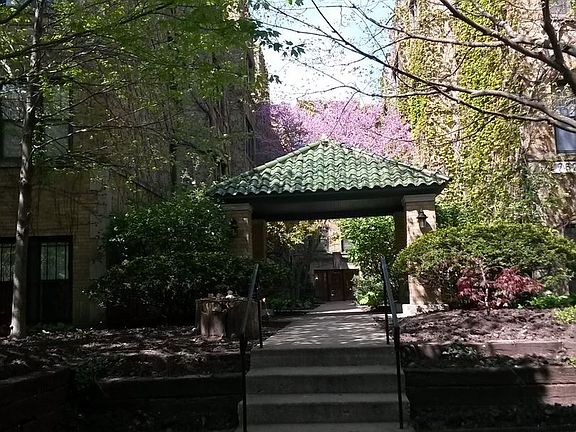 4th image of 7626 N Eastlake Ter APT 1