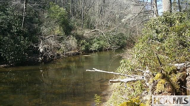 8 River Overlook Road