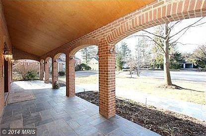 2nd image of 1728 Court Petit