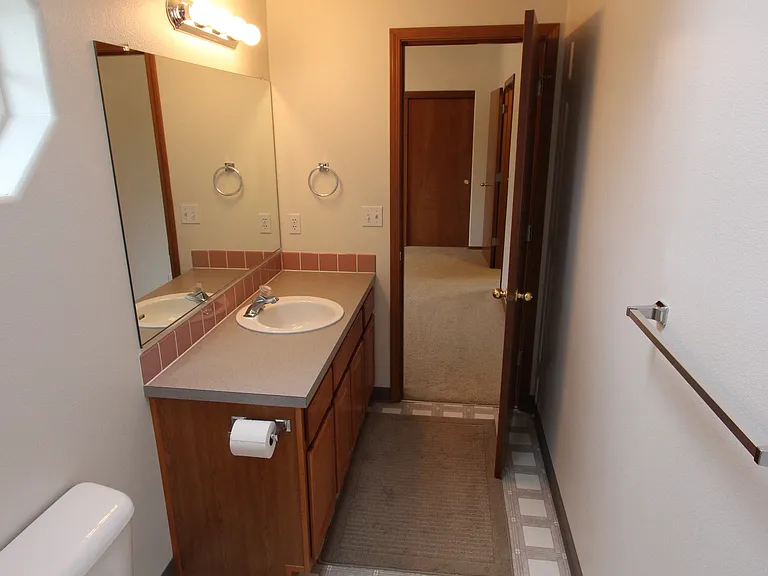 370 Bellevue Ave #370 — Photo 7