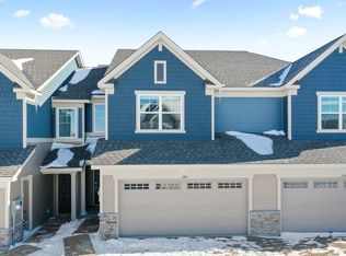 184 Huntington Dr, Waconia, MN 55387