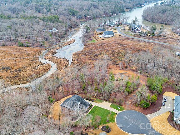 3rd image of 663 Highland Ridge Point