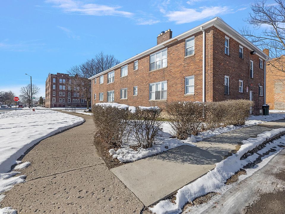 1st image of 13700 Dexter Ave #103