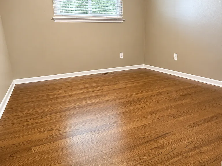 1210 Kenilworth Pl — Photo 11