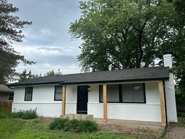 1285 Skillman Ave W, Roseville, MN 55113