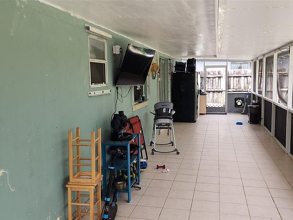 3rd image of 2421 Sabal Palm Drive