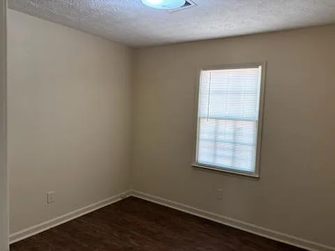 4325 Lincolndale Dr — Photo 8