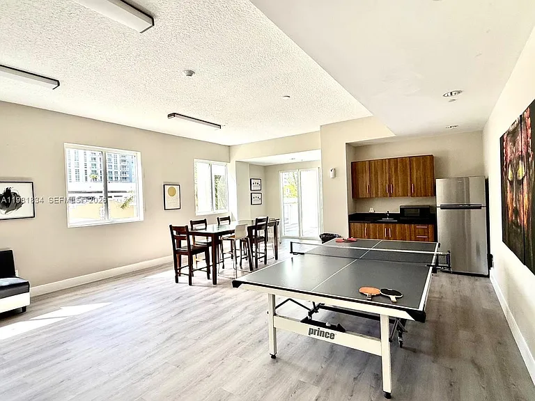 601 NE 23rd St #605 — Photo 12