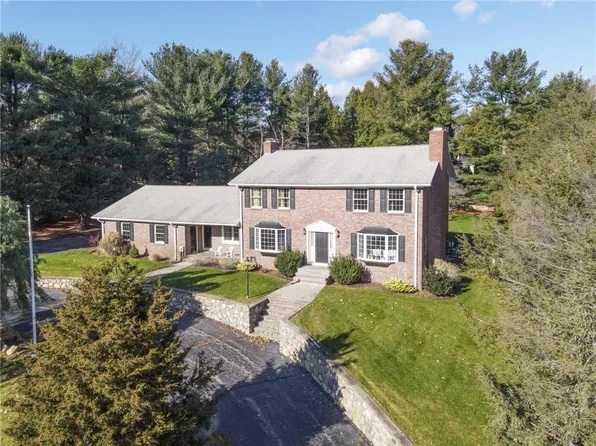 5 Sylvia Ln, Lincoln, RI 02865