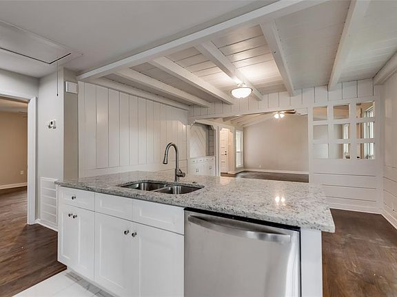 5th image of 1223 Pioneer Dr
