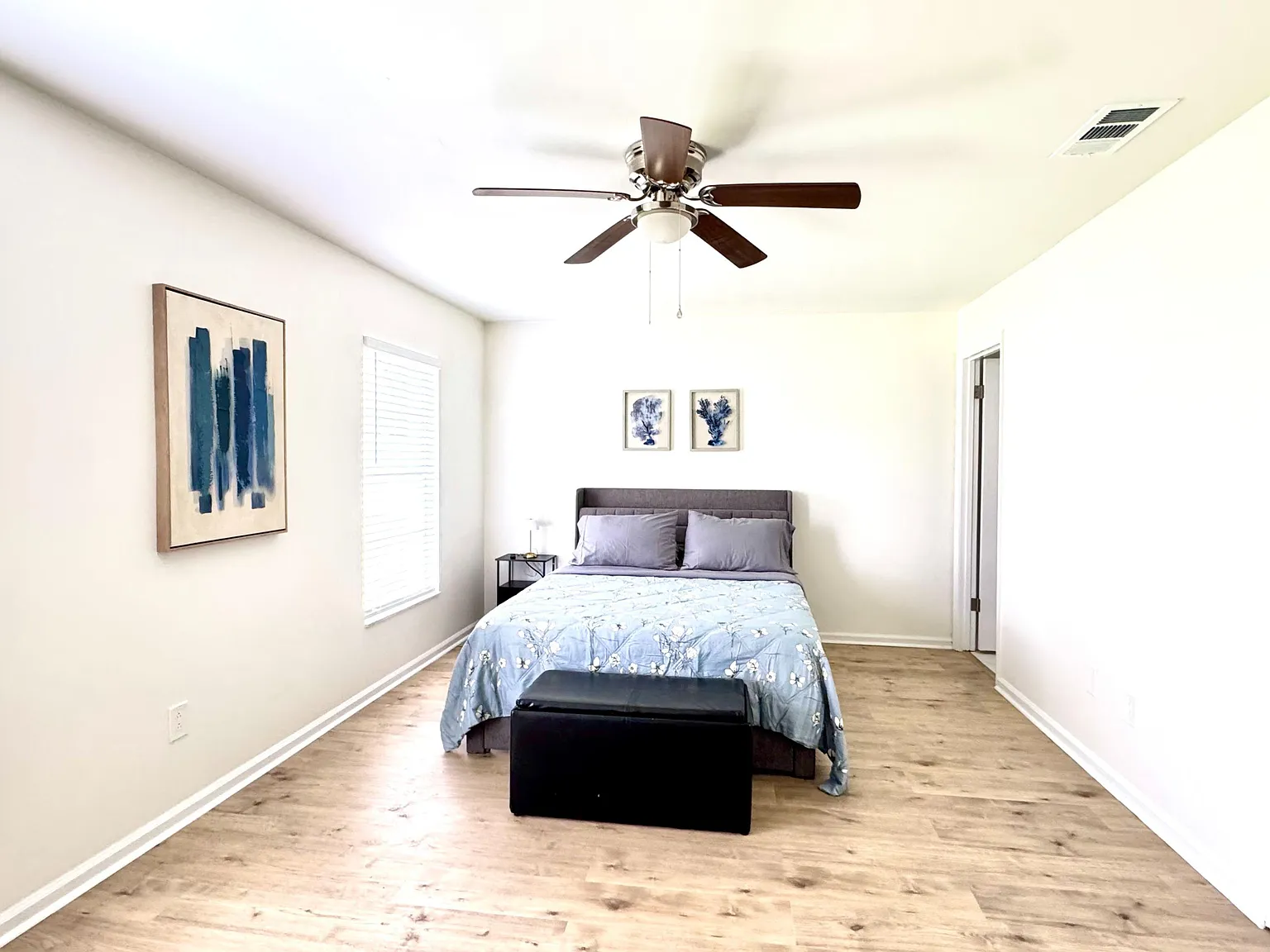 4 bed, 3.0 bath, 2600 sqft, $1,183 — Photo 3