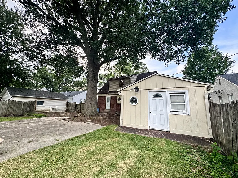 3105 E Cherry St — Photo 13
