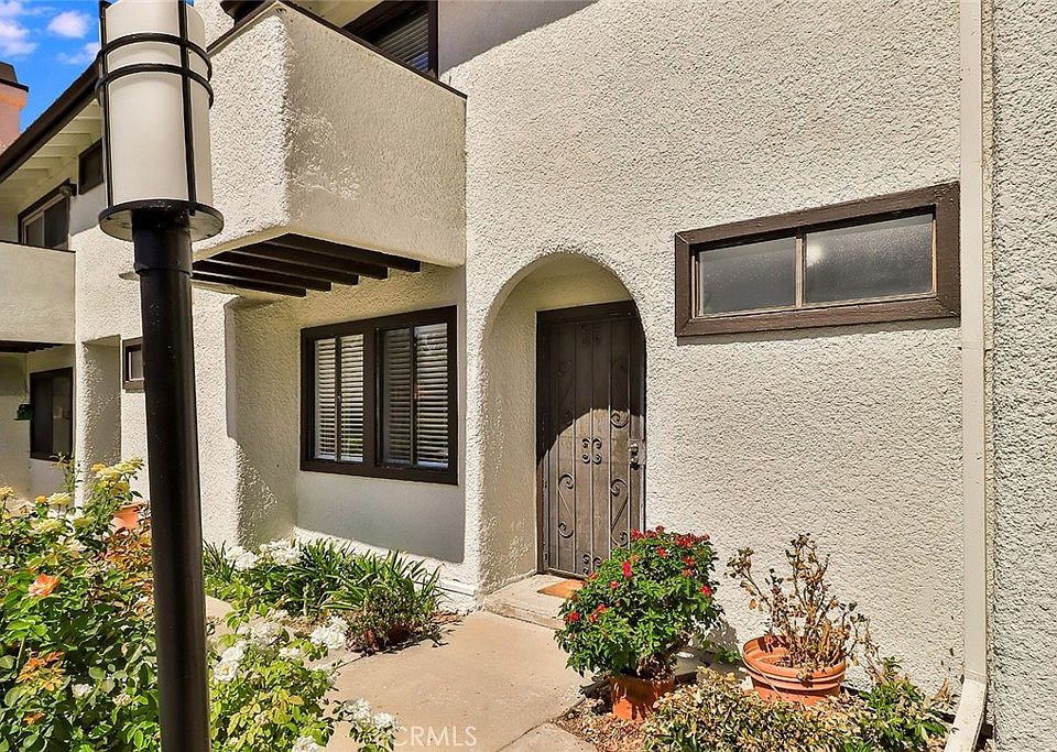 1st image of 174 Jeranios Ct