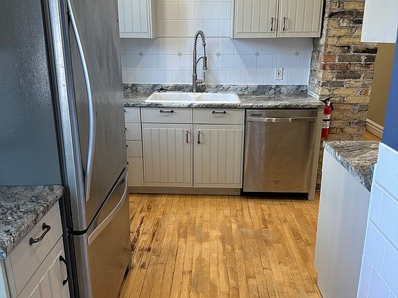 4th image of 3332 Dupont Ave S #1